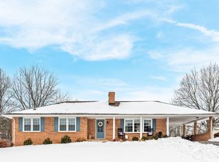 250 Lakeview Rd, Appomattox, VA 24522