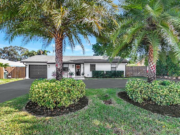 3rd image of 659 Lindell Boulevard