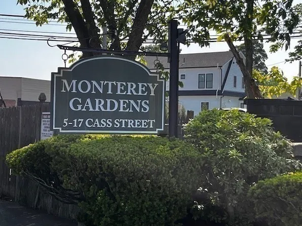 15 Cass St APT 3, West Roxbury, MA 02132