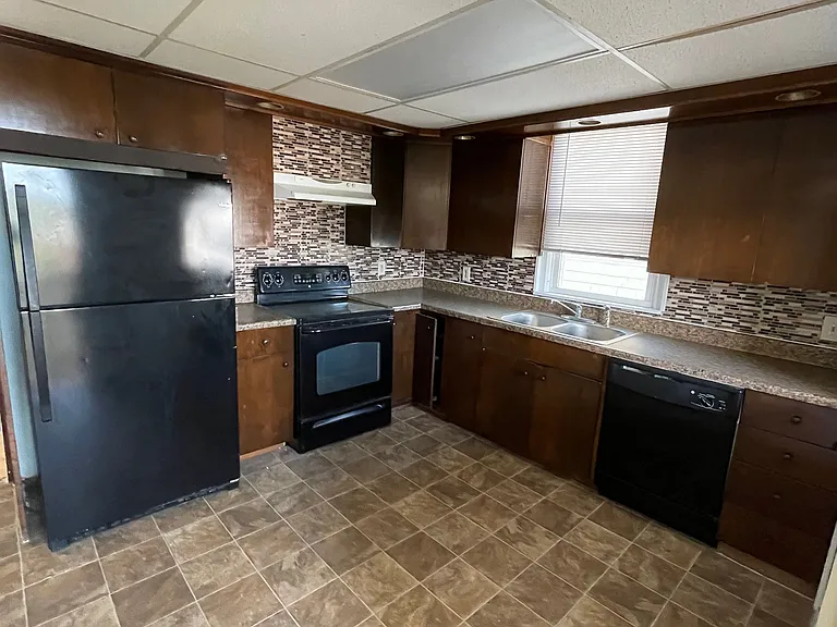 1610 W Walnut St #2 — Photo 15