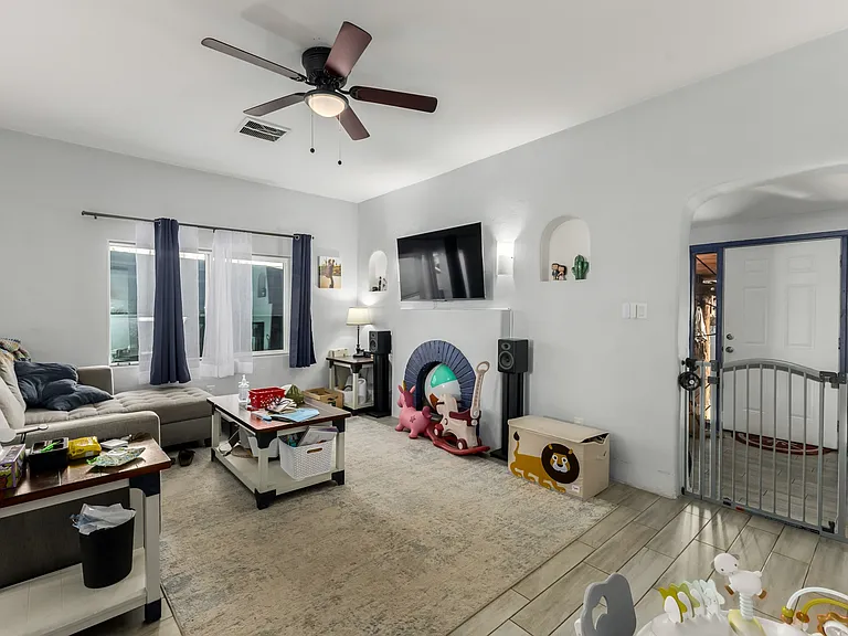 2321 E 6th St #1 — Photo 5