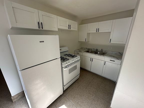 4th image of 1-14009 S Saginaw Ave