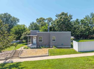 603 W 18th St, Cedar Falls, IA 50613