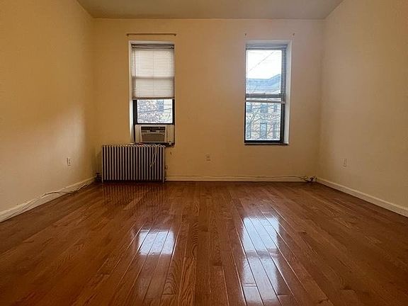 2nd image of 3007 42nd St