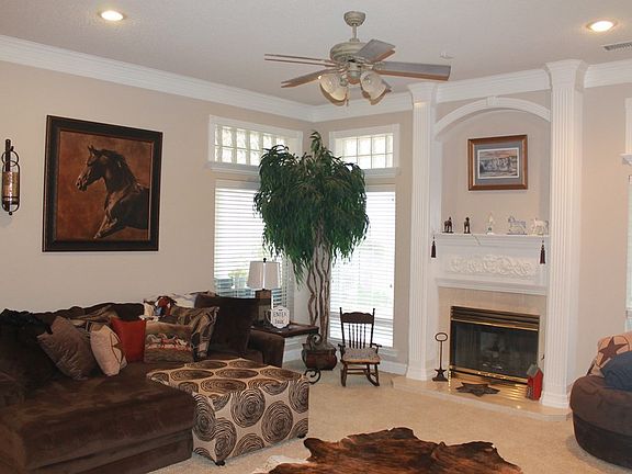 2nd image of 23 Emerald Gardens Dr