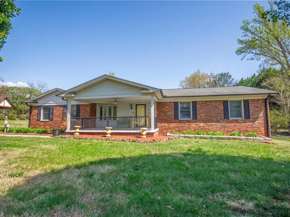 167 Southwood Dr, Statesville, NC 28677