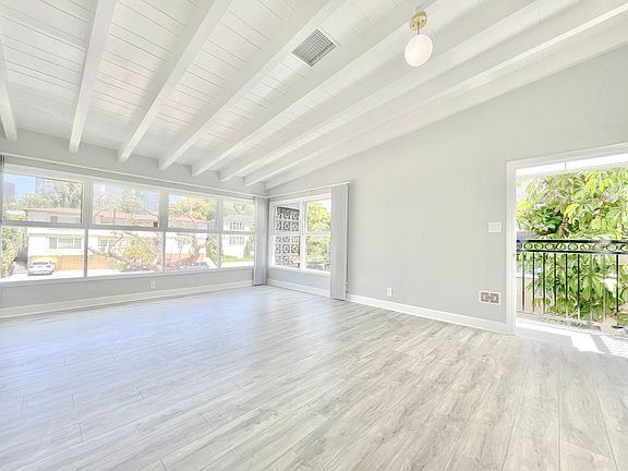 2nd image of 2027-2033 S Beverly Glen Blvd Unit 2027