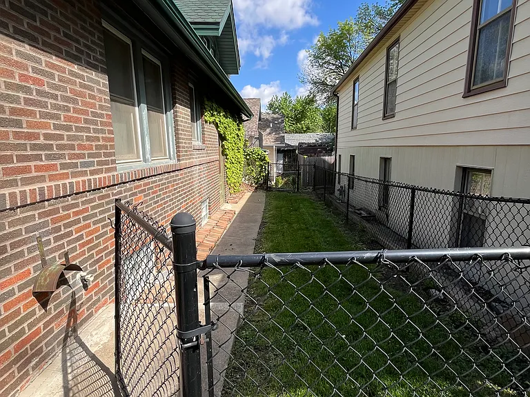 1124 Arbor St — Photo 28