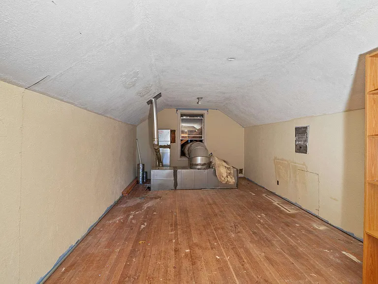 107 E Holland Ave — Photo 37