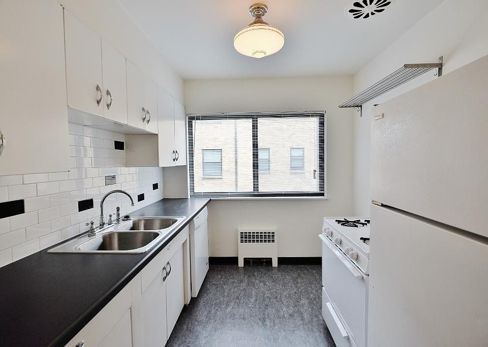 1st image of 622 Snelling Ave S #1