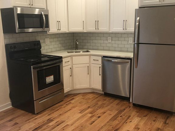 3rd image of 1730 W Girard Ave #2R