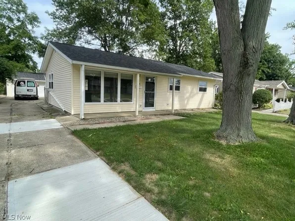 470 Chestnut Dr, Berea, OH 44017