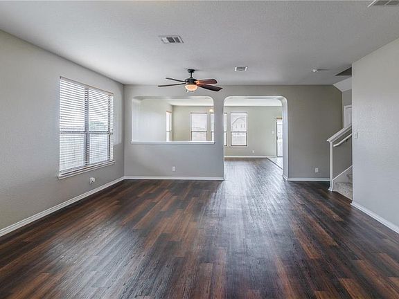 4th image of 330 Tower Dr