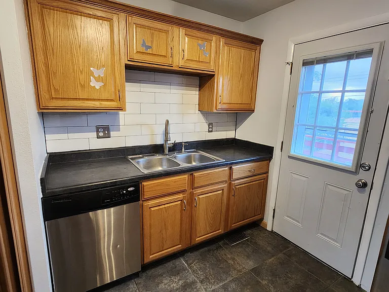 2228 Fernwood Dr — Photo 5