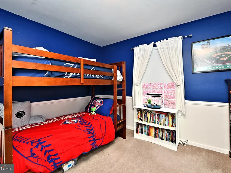 800 Beacon Ct — Photo 36