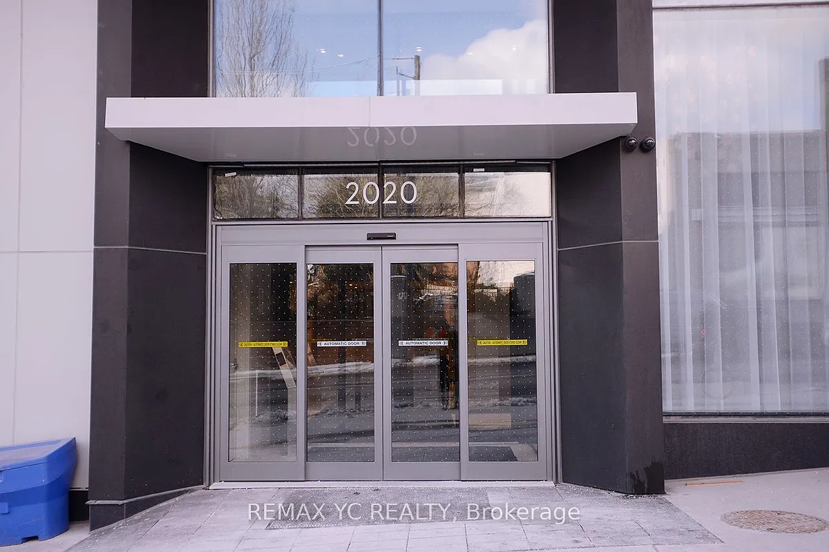 Building Photo - 2020 Bathurst St #721