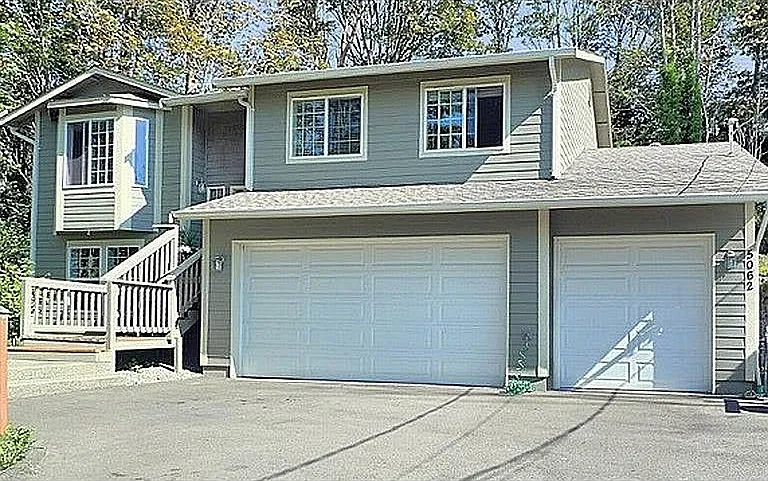 5062 23rd Ave SW — Photo 1