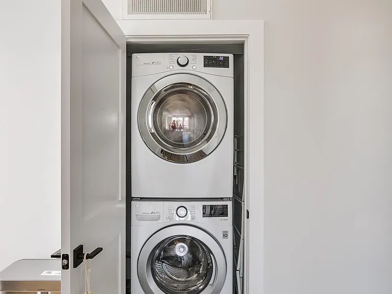 17 Chestnut Ave #3 — Photo 9