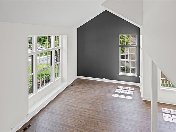 5th image of 1740 Bradford Ln