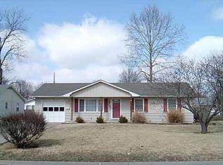 505 South Dr, Marshall, MO 65340