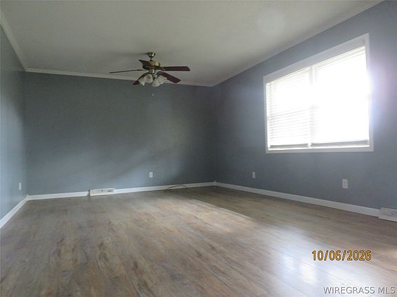 3rd image of 1133 Oak Ave