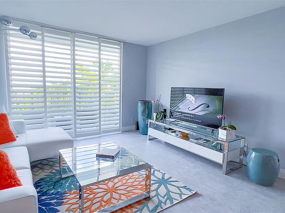 5th image of 1800 N Andrews Avenue #6H