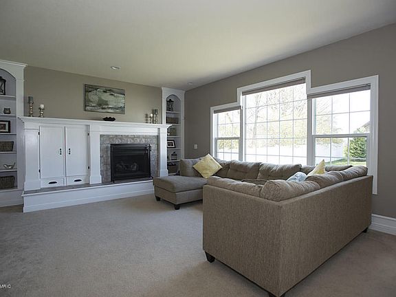 3rd image of 5974 Baywood Dr
