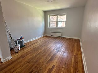 291 N Clinton St #B1, East Orange, NJ 07017