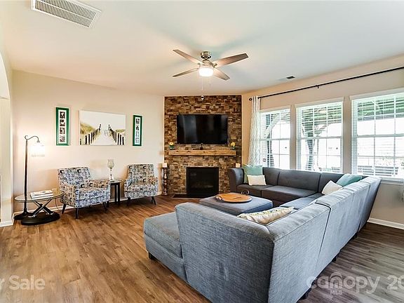 4th image of 8015 Kelburn Ln