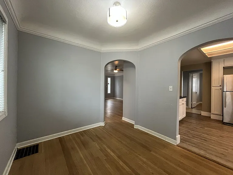 13208 NE Glisan St — Photo 15
