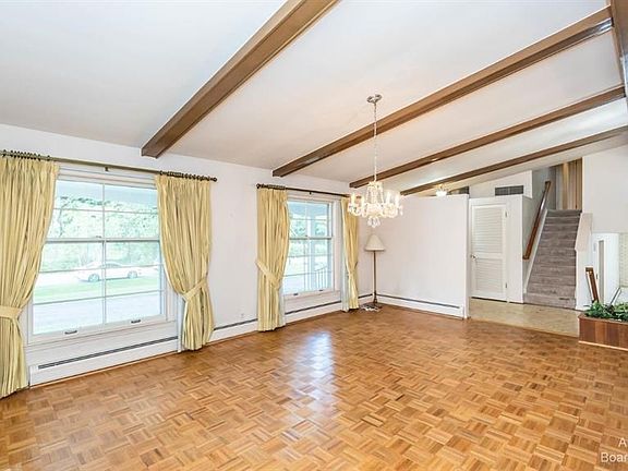 3rd image of 2405 Canyon Dr