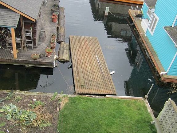 3rd image of 2918 1/2 Fuhrman Ave E