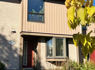 2285 Stonehenge Cres, Ottawa, ON K1B 4N7