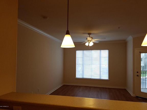 Living rm.