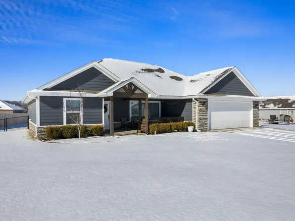 1016 Village Dr, Grove, OK 74344