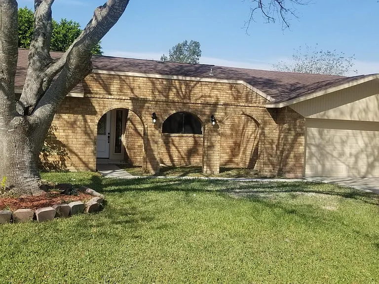 901 Tesoro Ave — Photo 1