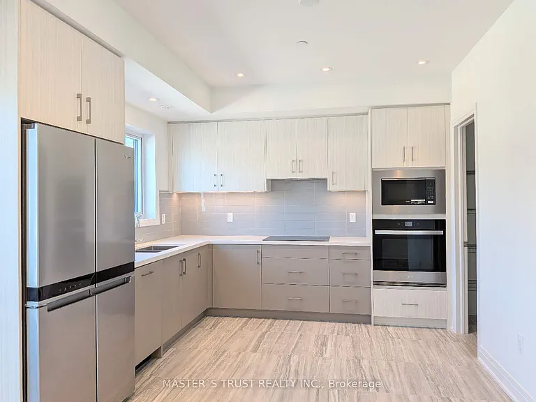 110 Grimsby Ln — Photo 10