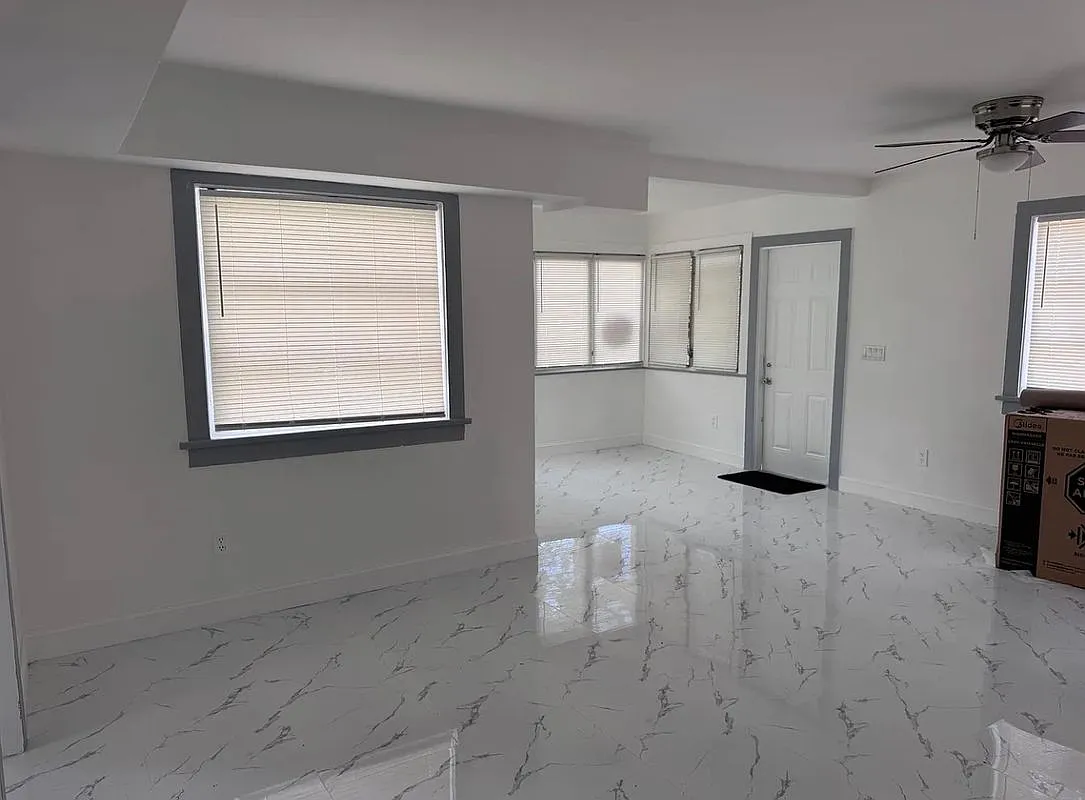 2 bed, 1.0 bath, 855 sqft, $2,200 — Photo 4