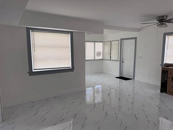 4th image of 465 Martin Ave