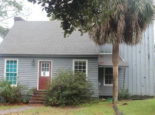 571 Basswood Rd, Douglas, GA 31535