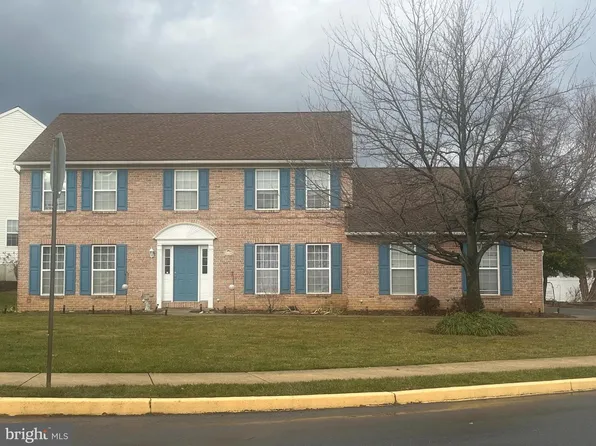 2400 John Henry Dr, Sinking Spring, PA 19608