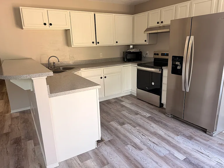 1325 W Nottingham Cir — Photo 2