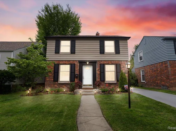 1496 Brys Dr, Grosse Pointe Woods, MI 48236