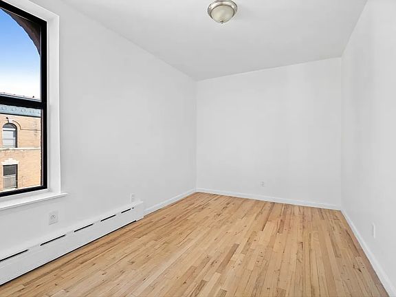 5th image of 137 Edgecombe Ave APT 1B