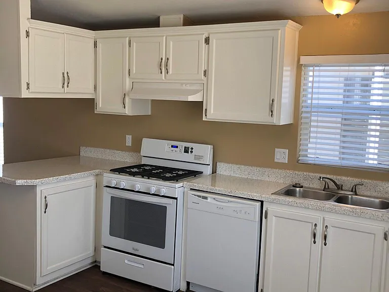 Palm Lodge Estates — Photo 9