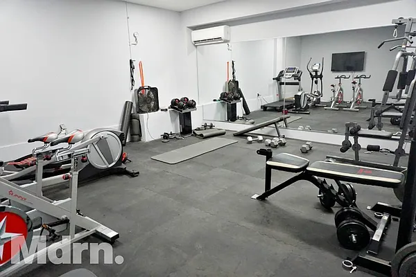 Rented by Mdrn Residential | media 43