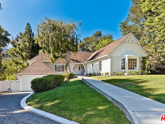 2nd image of 11438 Thurston Cir