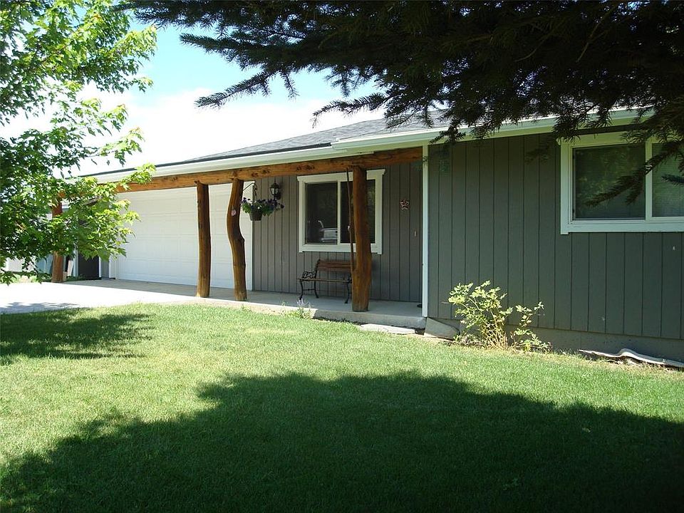 1st image of 216 Ash Ln