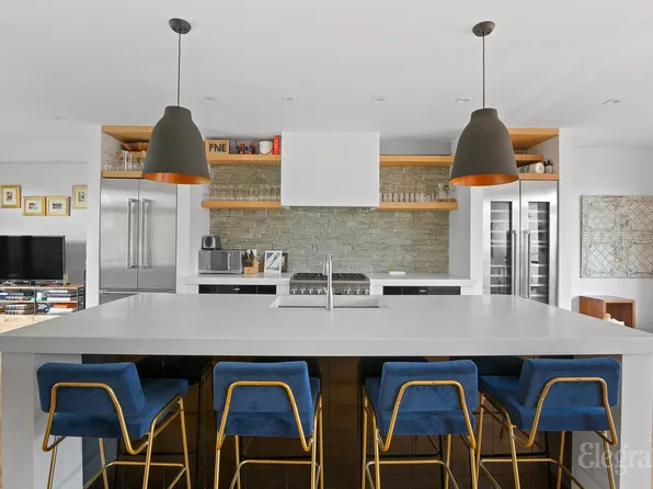 346 Van Brunt Street 2 image 3 of 10