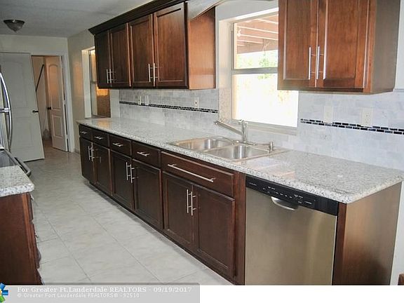3rd image of 3853 NW 83rd Ter